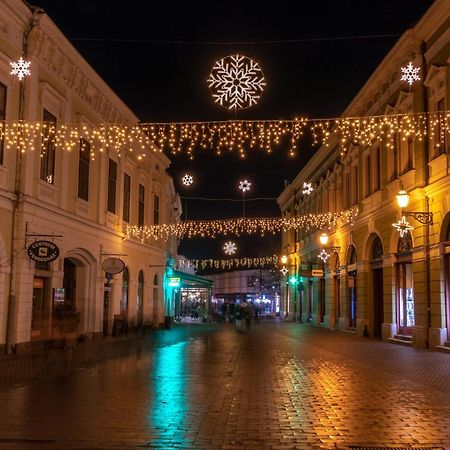 Syl Via Apartman Eger Esterno foto