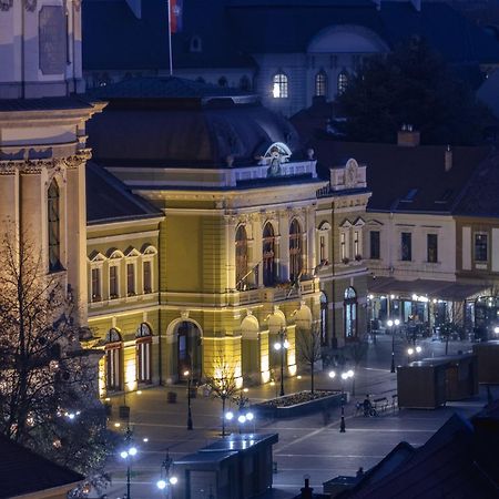 Syl Via Apartman Eger Esterno foto