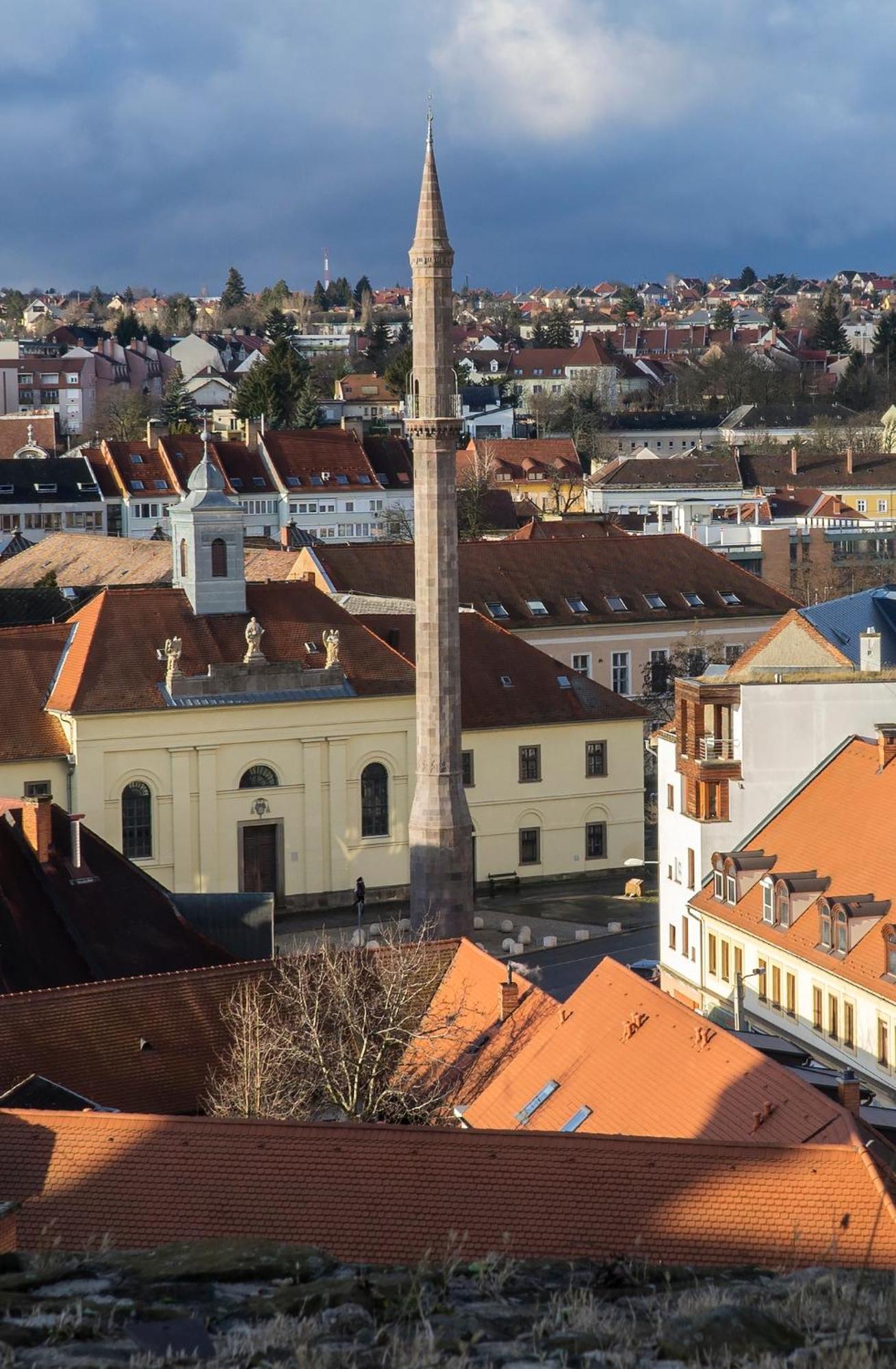 Syl Via Apartman Eger Esterno foto
